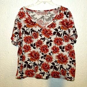 Old Navy cream floral V-neck top size 2XL